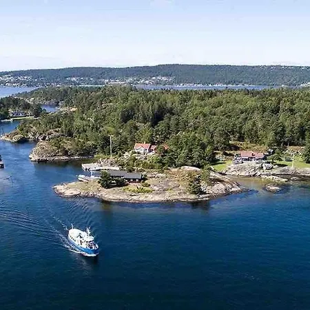 Vakantiehuis Modern With Sea Views On Bjorkoya *