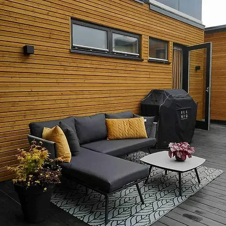 Modern With Sea Views On Bjorkoya Vakantiehuis *