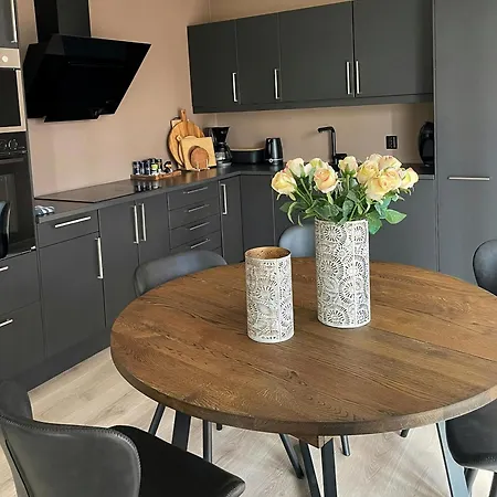 Modern With Sea Views On Bjorkoya Vakantiehuis *